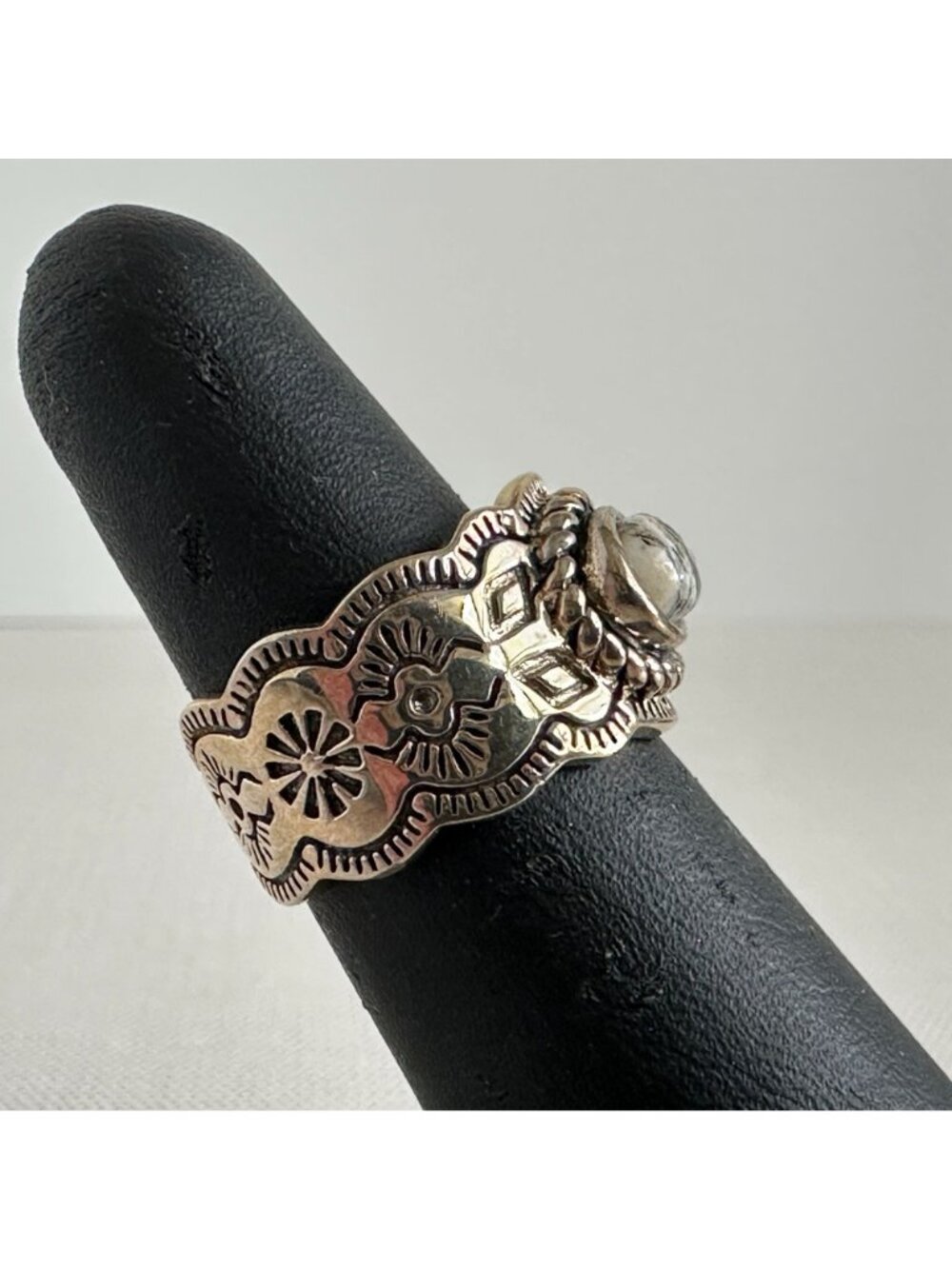Southwestern Style Sterling Silver White Buffalo Stone Stamped Band Ring - Picture 3 of 6